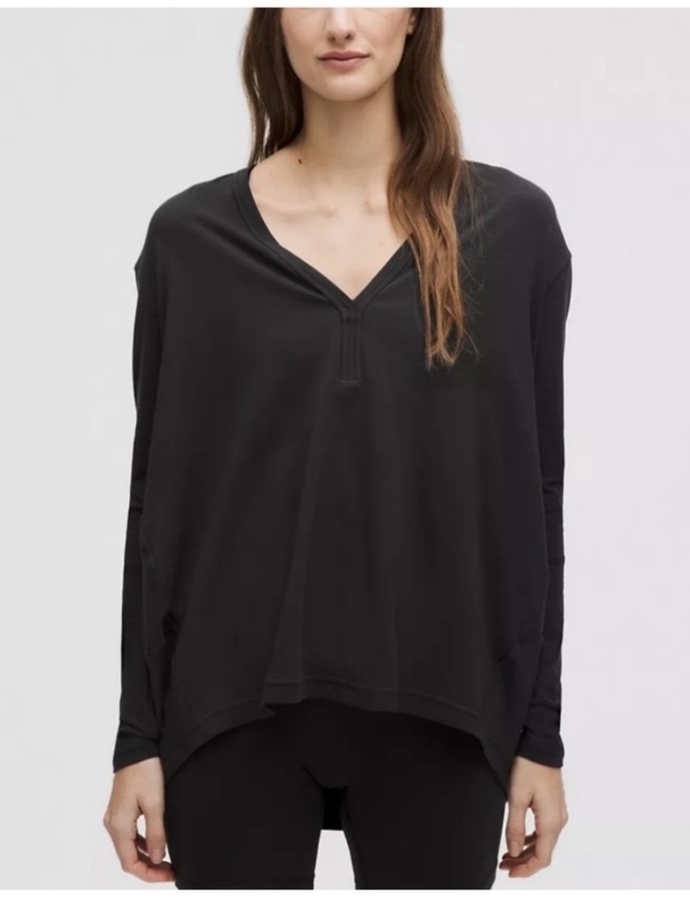 lululemon Back in Action athletica Black V-Neck Long Sleeve Pullover Size 2